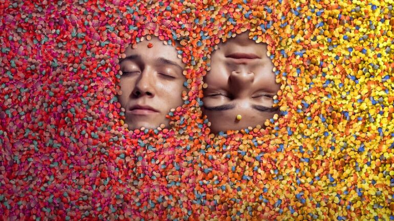 Como vender drogas online (rápido) na Netflix: Moritz encara a vida adulta e a reintegração na temporada final